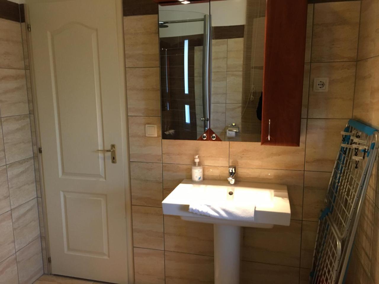 Mary Apartmanhaz Heviz Exterior photo